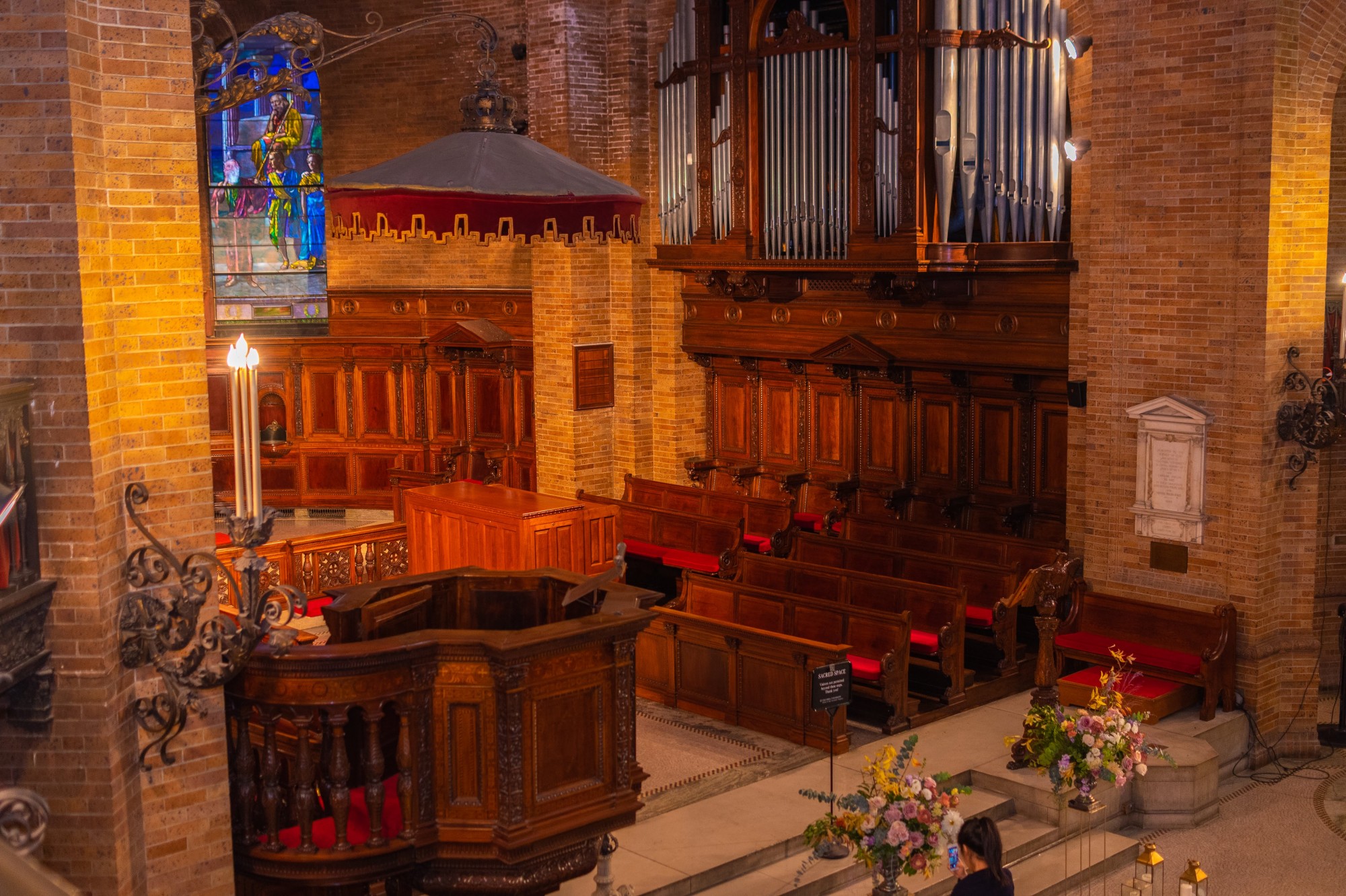 Original organ and wood seating in the St Pauls Chapel choir
