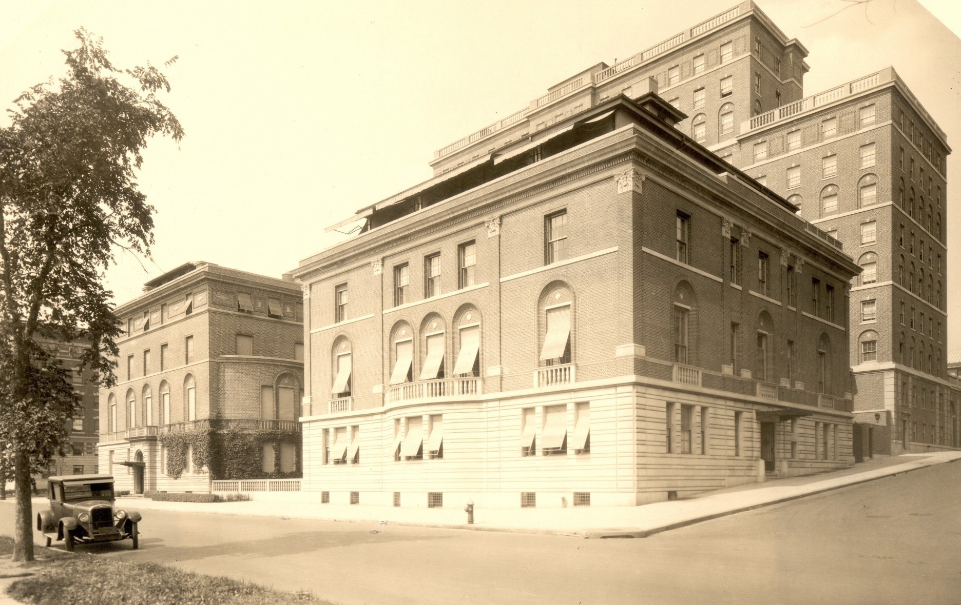 Early photo of the newly built Faculty House from the outside
