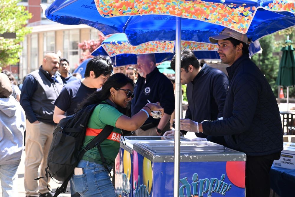 Students getting ice cream
