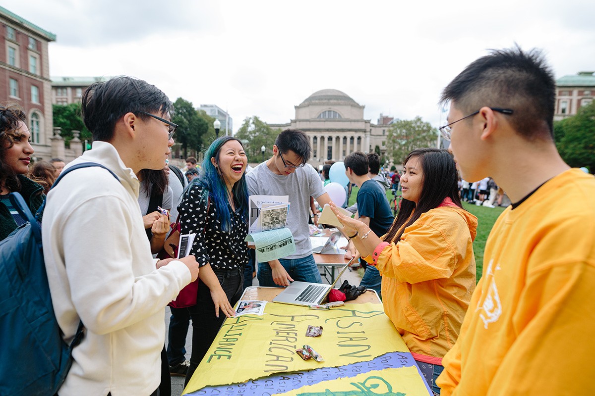 Photo by Jaime Danies SEAS'20 Students table during an activity on campus