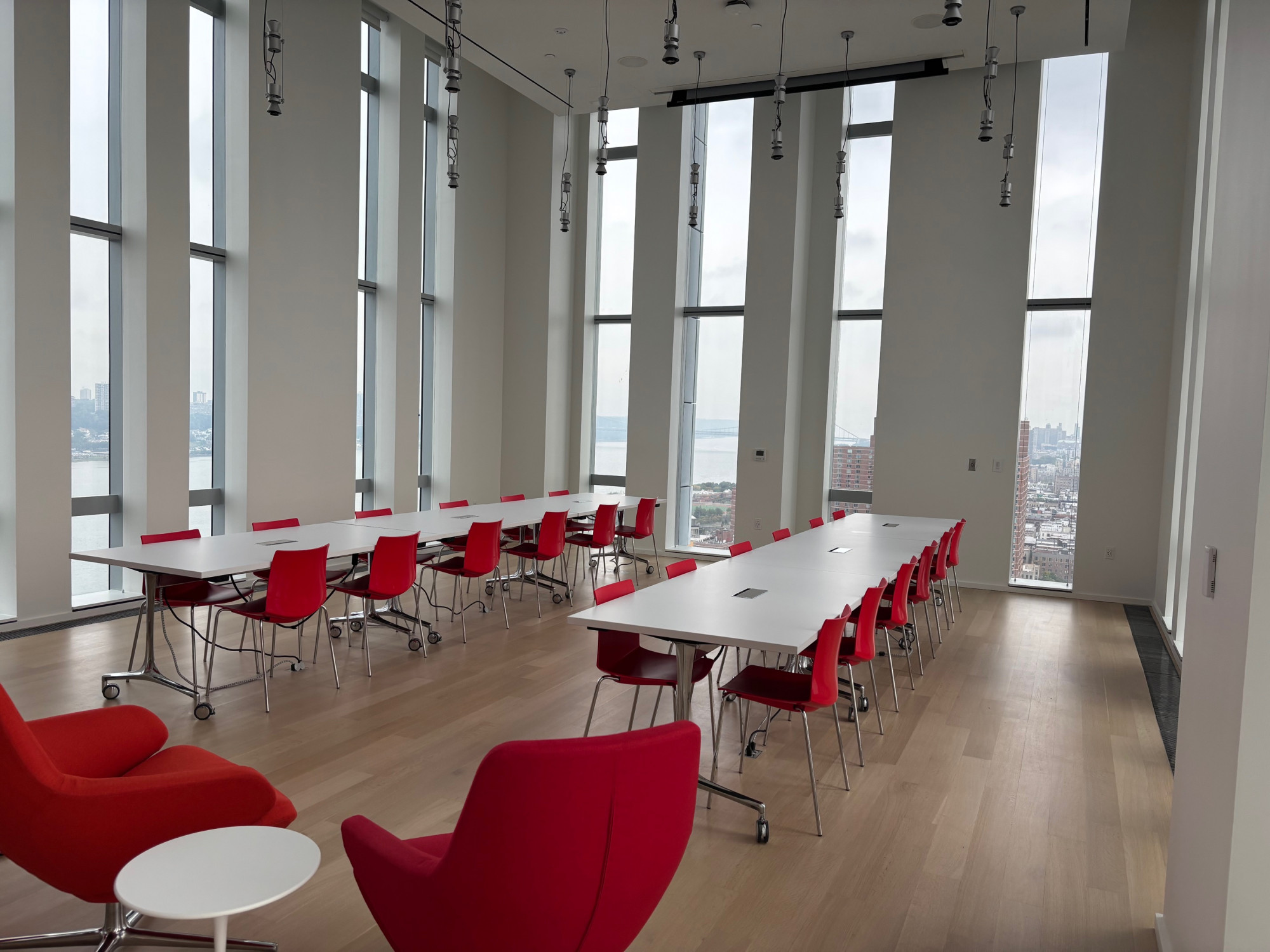 Located on the 33rd Floor of 600 West 125th Street, The Study is a brand-new event space featuring floor to ceiling windows that showcase breathtaking views of the upper Manhattan Skyline and the Hudson River.